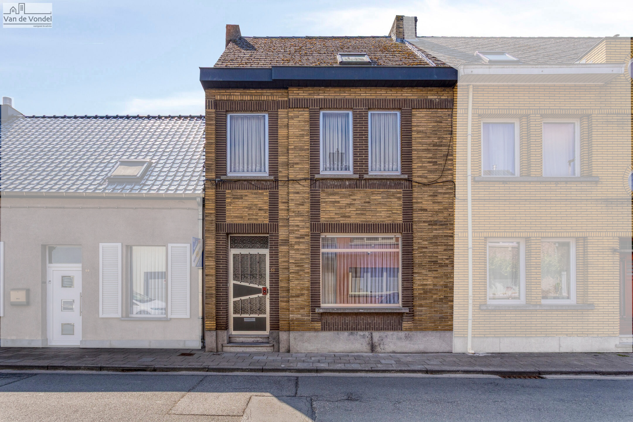 Huis te koop in Erembodegem 9320 185000.00€ 3 slaapkamers 180.00m² - Zoekertje 461105