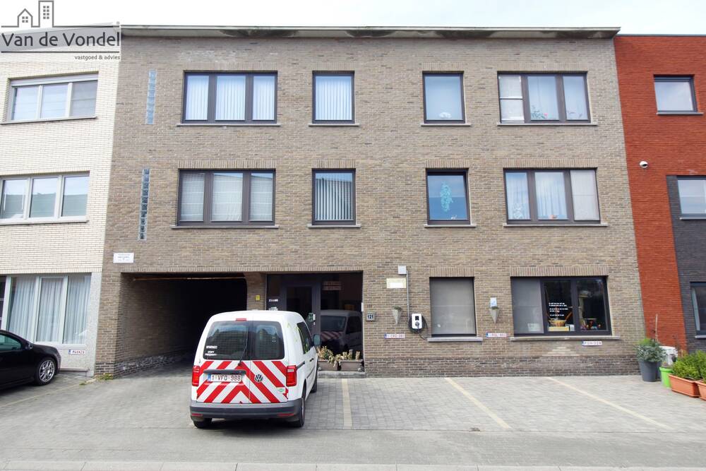 Parking & garage te  koop in Erembodegem 9320 17900.00€  slaapkamers 17.00m² - Zoekertje 461220