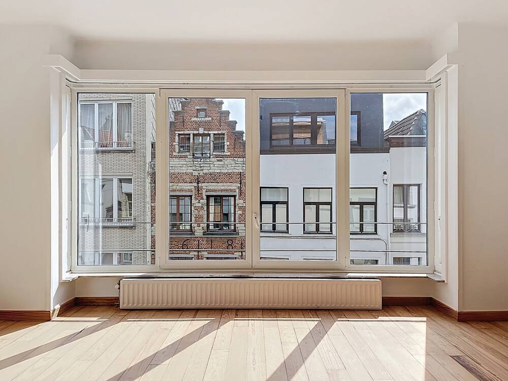 Appartement te in Antwerpen 2000 1200.00€ 1 slaapkamers 86.00m² - Zoekertje 462175