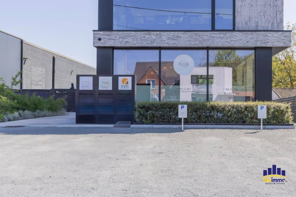Handelszaak te  huur in Astene 9800 0.00€  slaapkamers m² - Zoekertje 463643