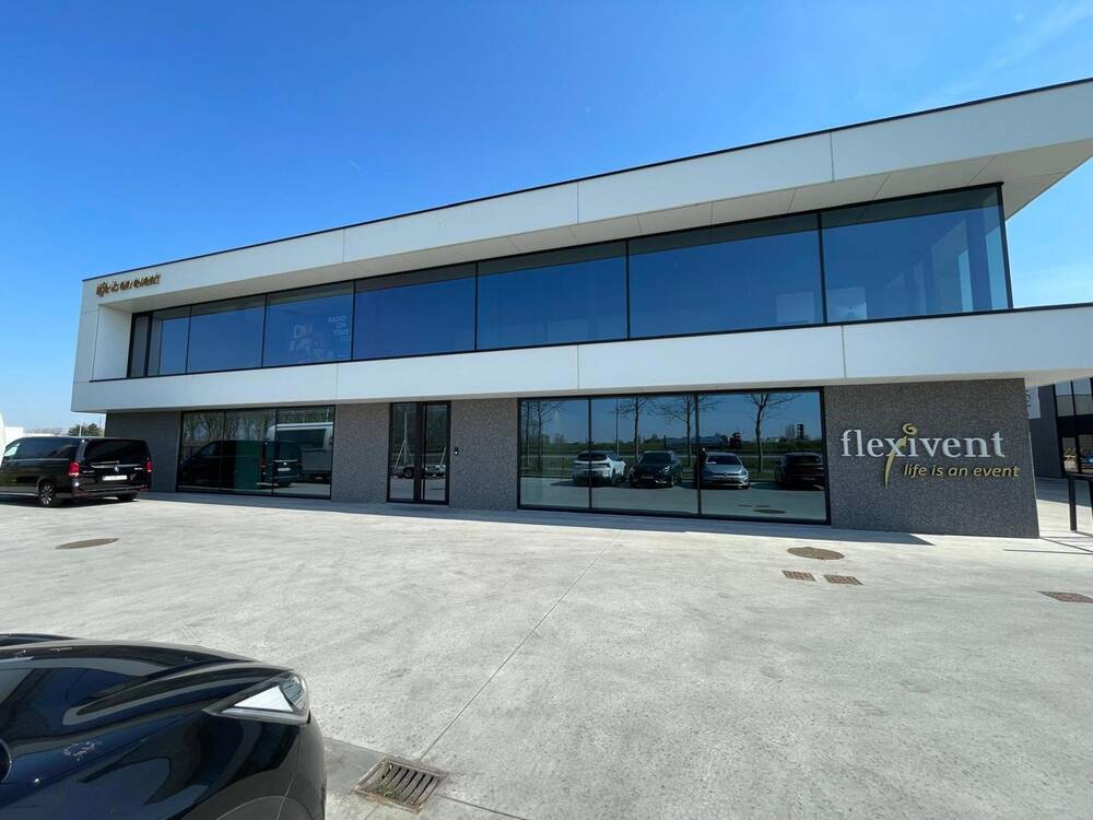 Handelszaak te in Evergem 9940 1950.00€ slaapkamers 147.00m² - Zoekertje 463426