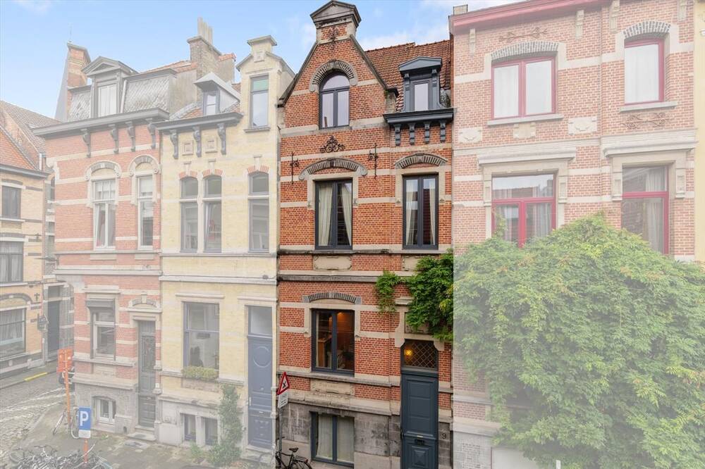 Herenhuis te huur in Gent 9000 1975.00€ slaapkamers 173.00m² - Zoekertje 463385