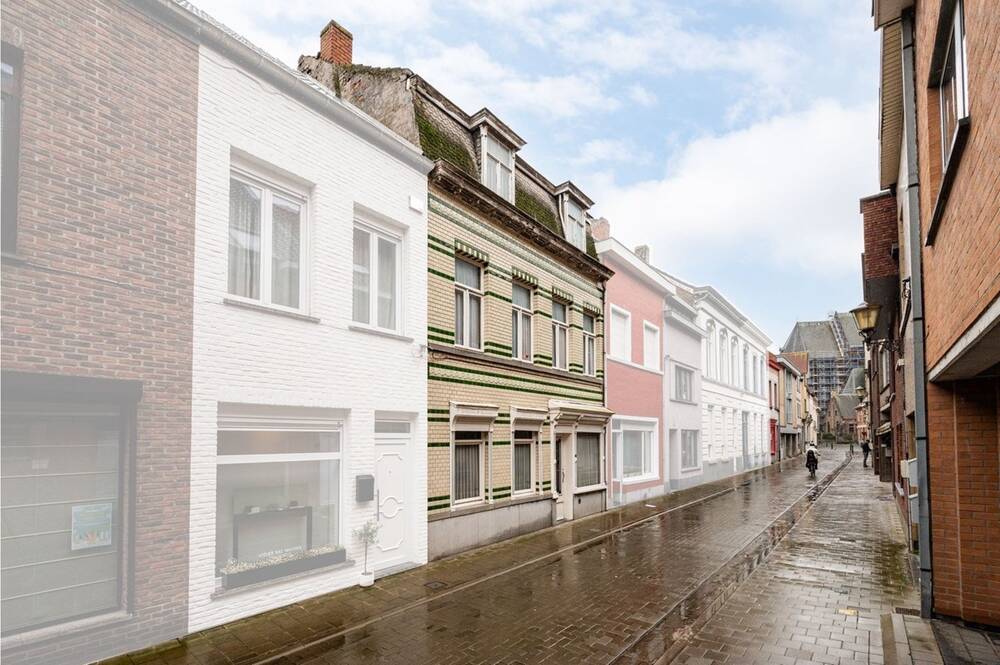 Huis te  koop in Eeklo 9900 189000.00€ 5 slaapkamers 210.00m² - Zoekertje 466181