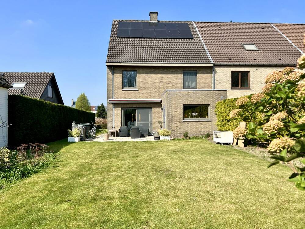 Huis te  koop in Eine 9700 410000.00€ 5 slaapkamers 250.00m² - Zoekertje 466250