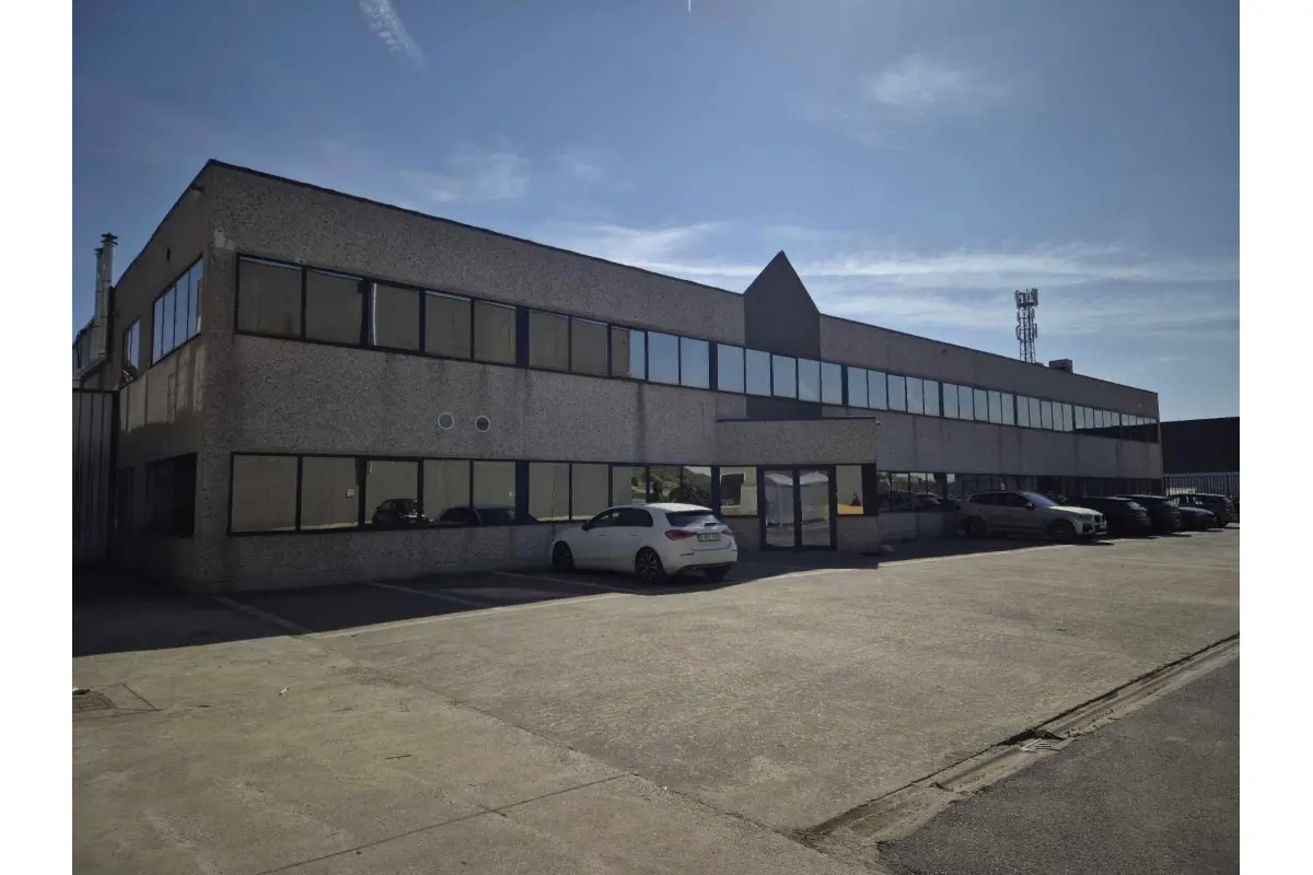 Handelszaak te  huur in Haaltert 9450 7000.00€  slaapkamers 720.00m² - Zoekertje 466779