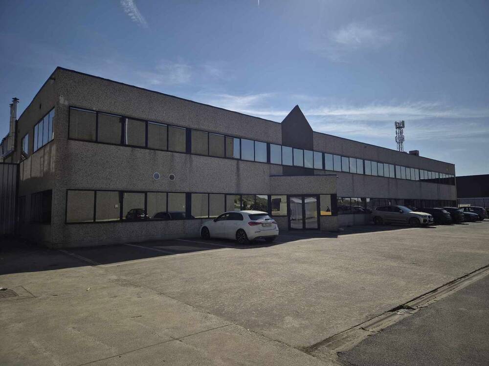 Handelszaak te huur in Haaltert 9450 7000.00€ slaapkamers 720.00m² - Zoekertje 466779