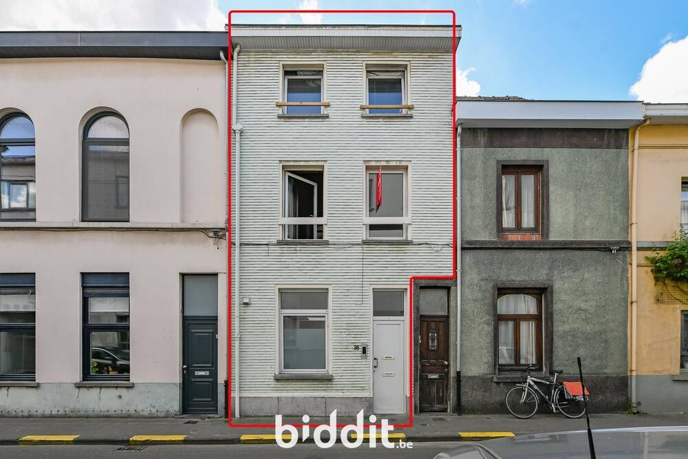 Huis te  koop in Gentbrugge 9050 150000.00€ 3 slaapkamers m² - Zoekertje 466859