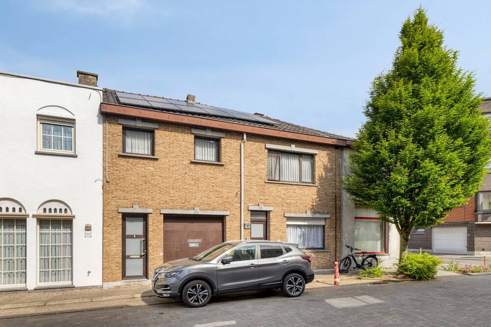 Appartementsgebouw te koop in Sint-Niklaas 9100 365000.00€ 4 slaapkamers 165.00m² - Zoekertje 468491