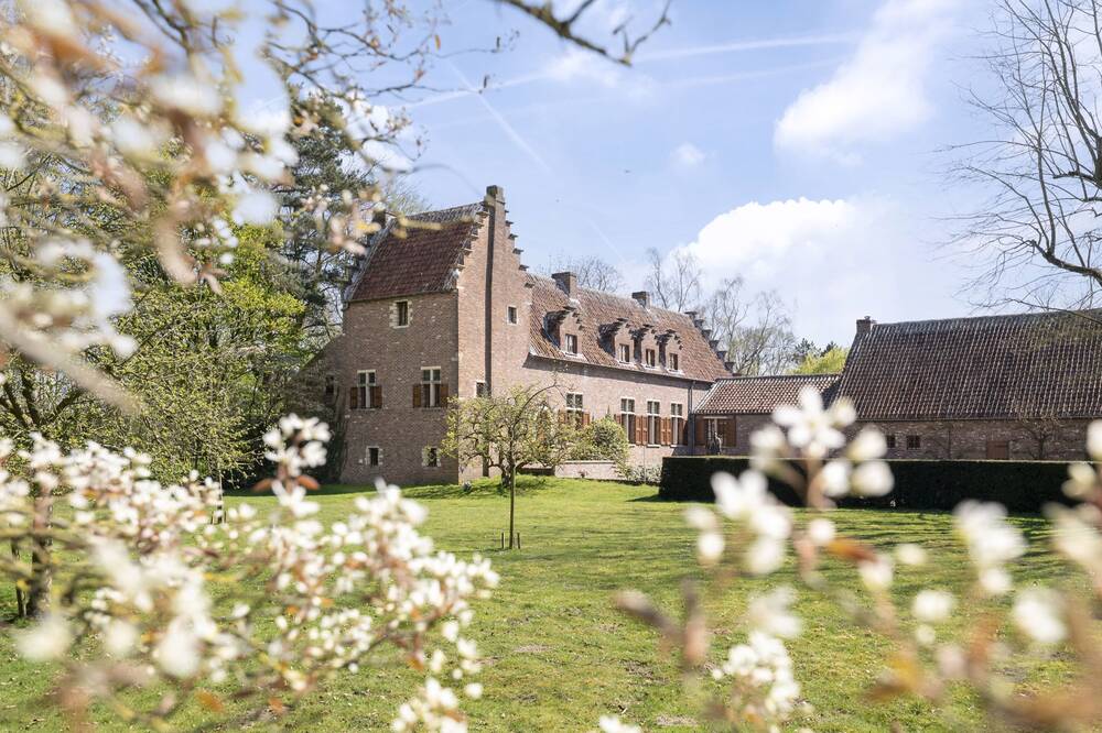 Huis te koop in Eksaarde 9160 2450000.00€ 5 slaapkamers 1010.00m² - Zoekertje 469380