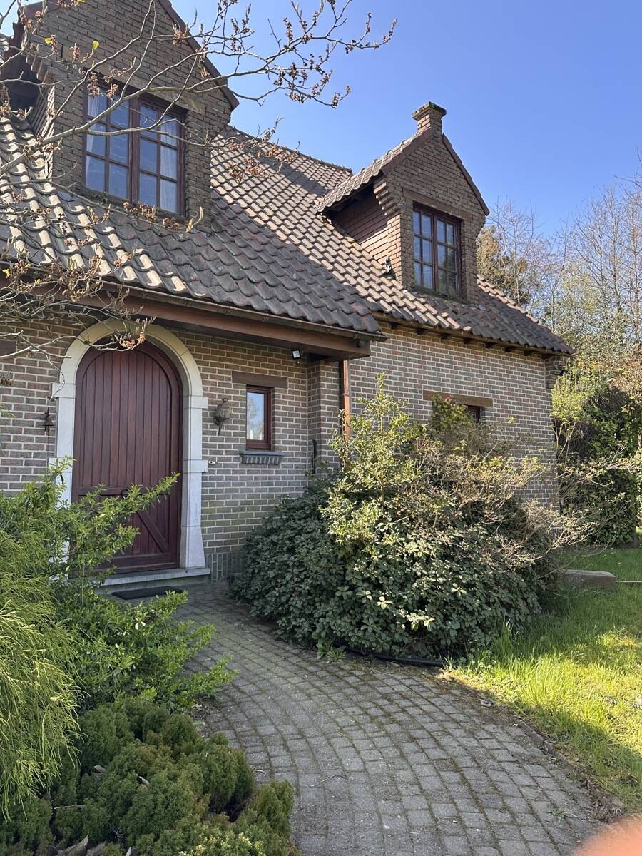 Villa te koop in Geraardsbergen 9500 419000.00€ 5 slaapkamers 380.00m² - Zoekertje 470572