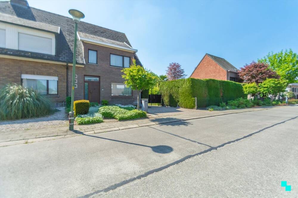 Huis te  koop in Melle 9090 349000.00€ 3 slaapkamers 178.00m² - Zoekertje 472348