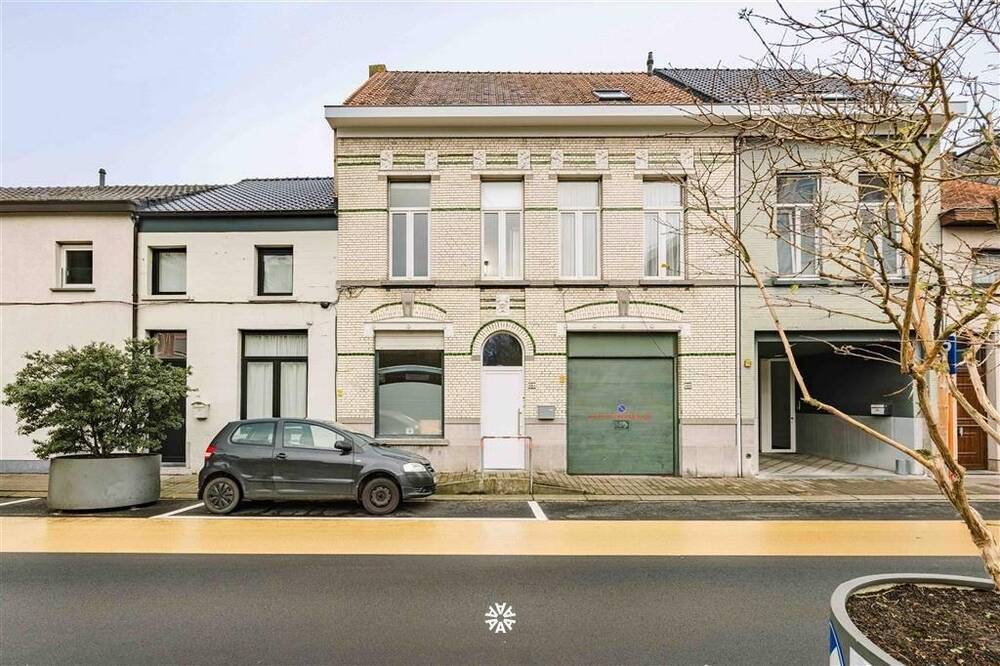 Handelszaak te koop in Sint-Niklaas 9100 495000.00€ 4 slaapkamers 431.00m² - Zoekertje 472492