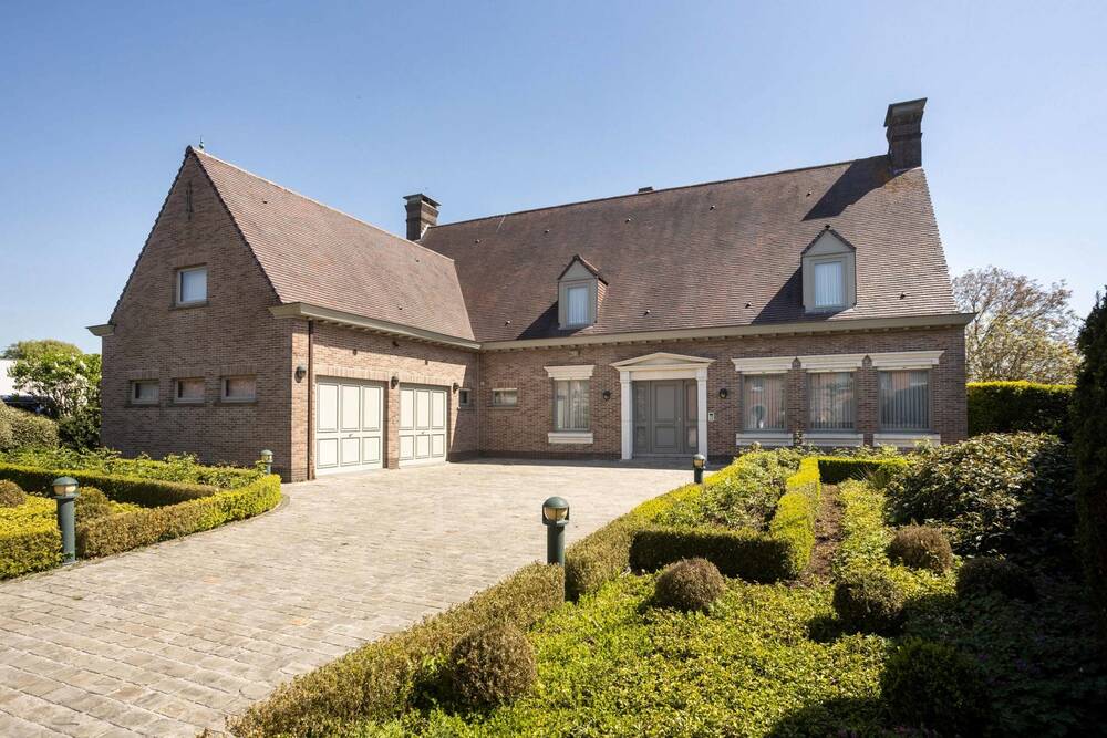 Huis te koop in Outer 9406 725000.00€ 4 slaapkamers 264.00m² - Zoekertje 475347