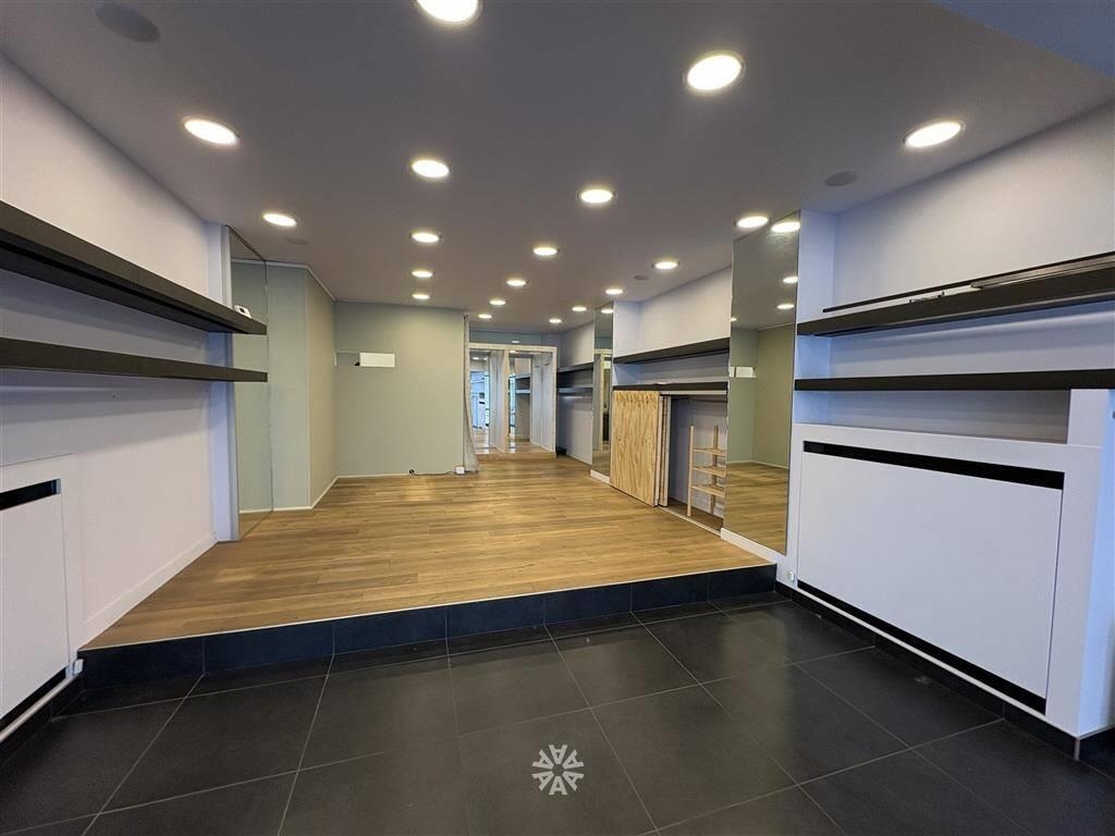 Handelszaak te huur in Ronse 9600 800.00€ slaapkamers 65.00m² - Zoekertje 475833