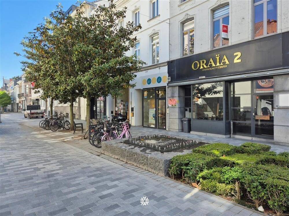 Handelszaak te huur in Sint-Niklaas 9100 1350.00€ slaapkamers 241.00m² - Zoekertje 480807