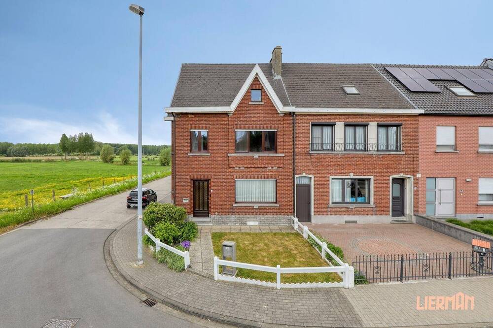 Huis te koop in Herzele 9550 249000.00€ 3 slaapkamers 212.00m² - Zoekertje 482251