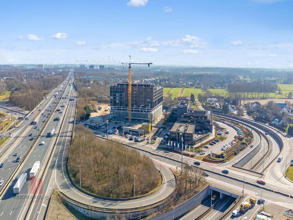 Handelszaak te huur in Sint-Denijs-Westrem 9051 28665.00€ slaapkamers 1911.00m² - Zoekertje 484771