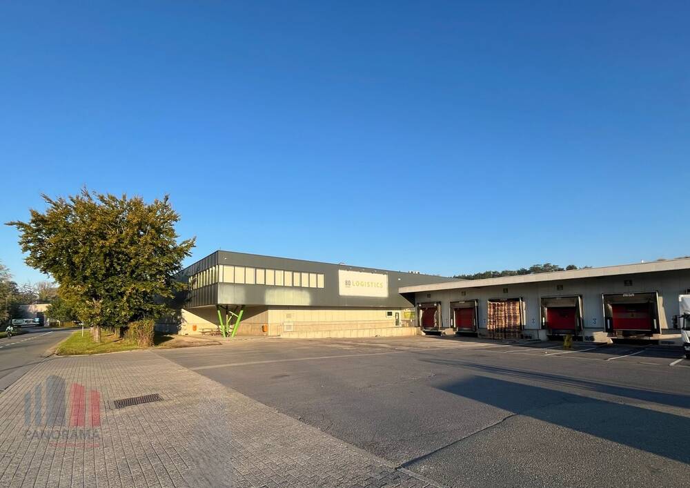 Handelszaak te  huur in Merelbeke 9820 16498.00€  slaapkamers 3505.00m² - Zoekertje 486011