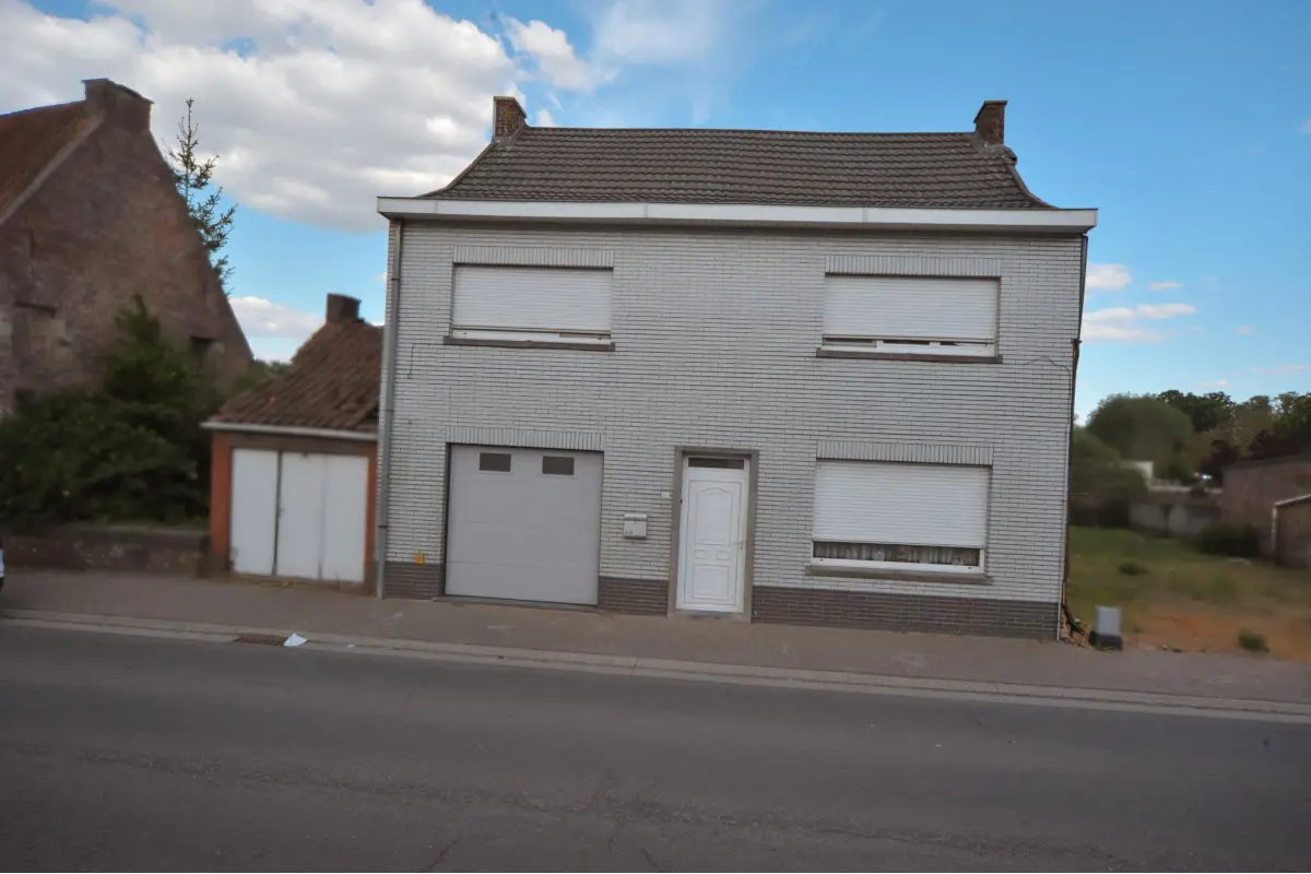 Huis te  koop in Viane 9500 180000.00€ 4 slaapkamers 185.00m² - Zoekertje 486914