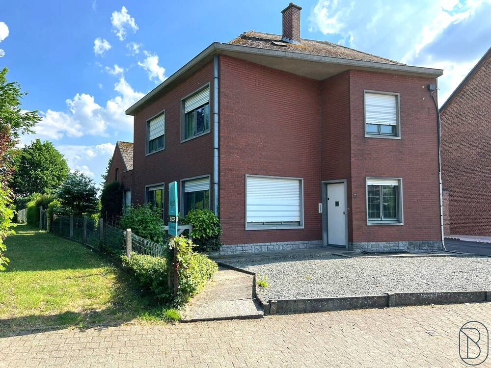 Huis te koop in Ronse 9600 235000.00€ 3 slaapkamers 200.00m² - Zoekertje 487379