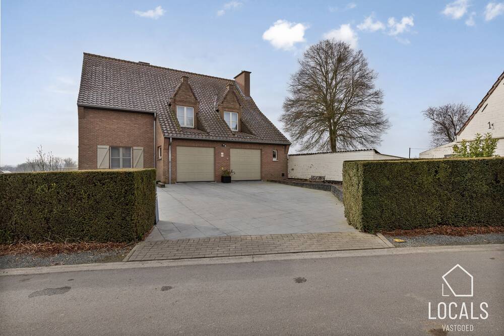 Huis te  koop in Aspelare 9404 499000.00€ 5 slaapkamers 315.00m² - Zoekertje 489058