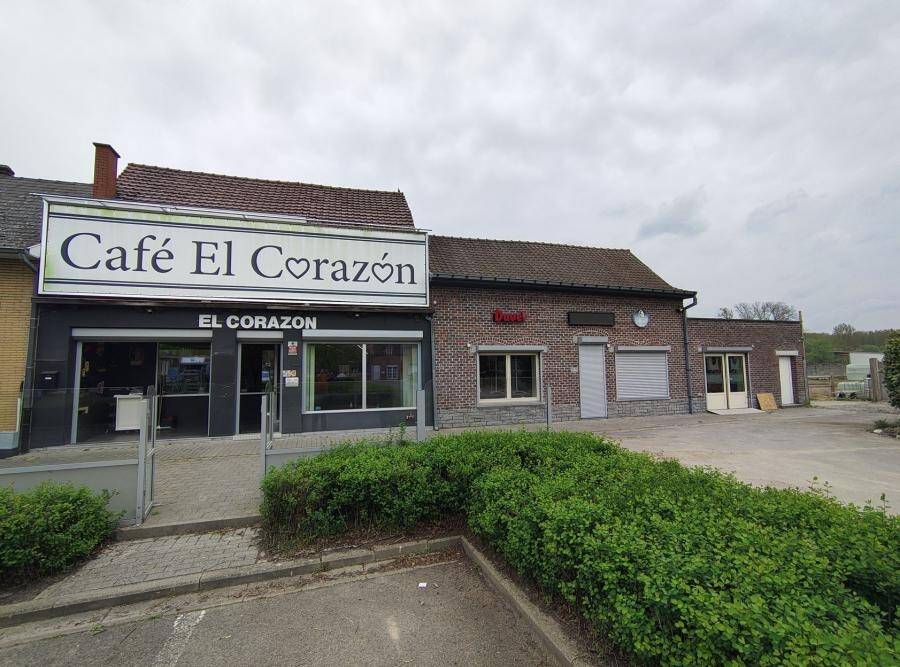 Handelszaak te  koop in Geraardsbergen 9500 713000.00€  slaapkamers 792.00m² - Zoekertje 490317