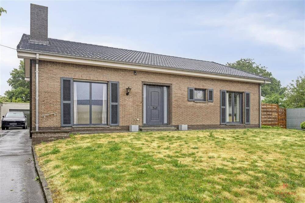 Huis te koop in Lovendegem 9920 469000.00€ 3 slaapkamers 223.00m² - Zoekertje 491179