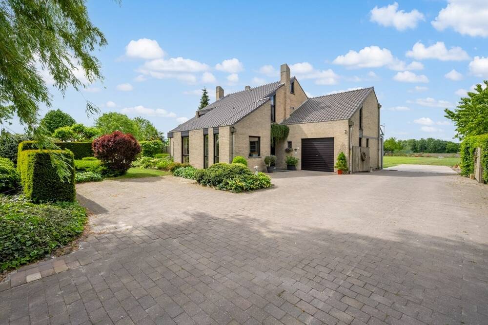 Huis te  koop in Lochristi 9080 785000.00€ 5 slaapkamers 341.00m² - Zoekertje 491219