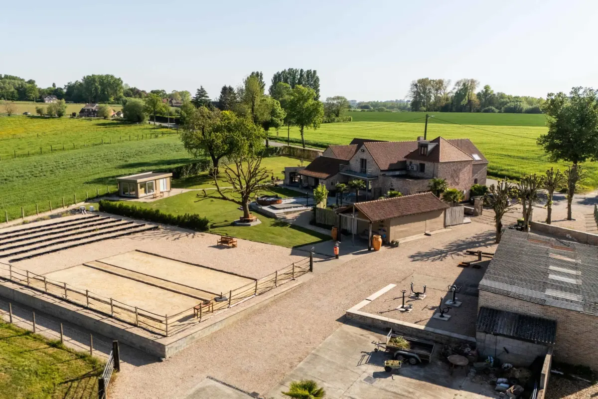 Handelszaak te  koop in Geraardsbergen 9500 1495000.00€  slaapkamers 468.00m² - Zoekertje 491474