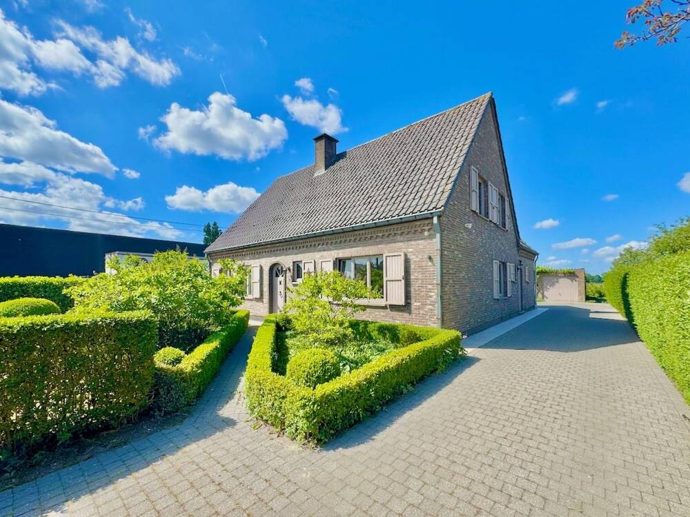 Huis te koop in Sleidinge 9940 510000.00€ 6 slaapkamers 241.00m² - Zoekertje 491634