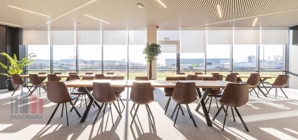 Handelszaak te huur in Erembodegem 9320 4000.00€ slaapkamers 300.00m² - Zoekertje 504367