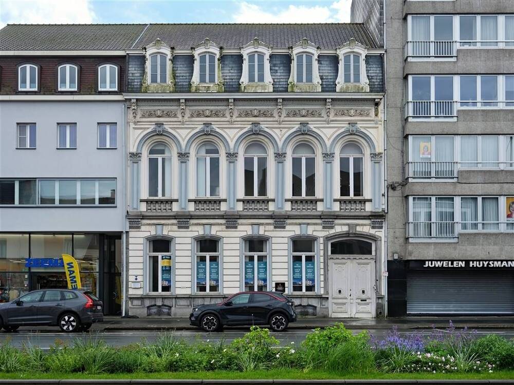 Handelszaak te koop in Eeklo 9900 575000.00€ 8 slaapkamers m² - Zoekertje 504170