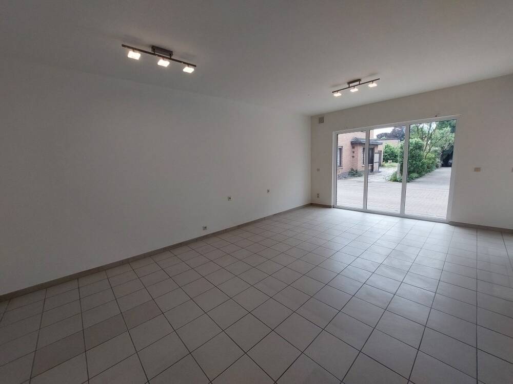 Appartement te huur in Waarschoot 9950 800.00€ 2 slaapkamers 103.00m² - Zoekertje 502876