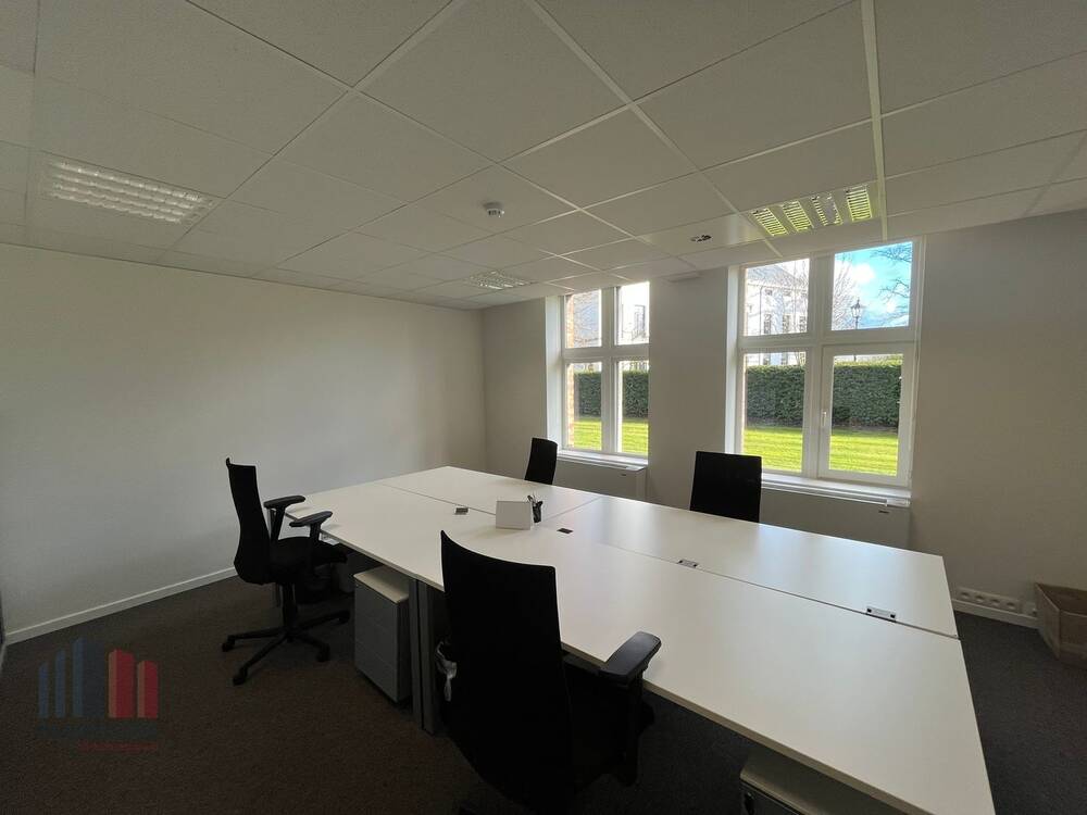 Handelszaak te huur in Merelbeke 9820 877.00€ slaapkamers 20.00m² - Zoekertje 502124