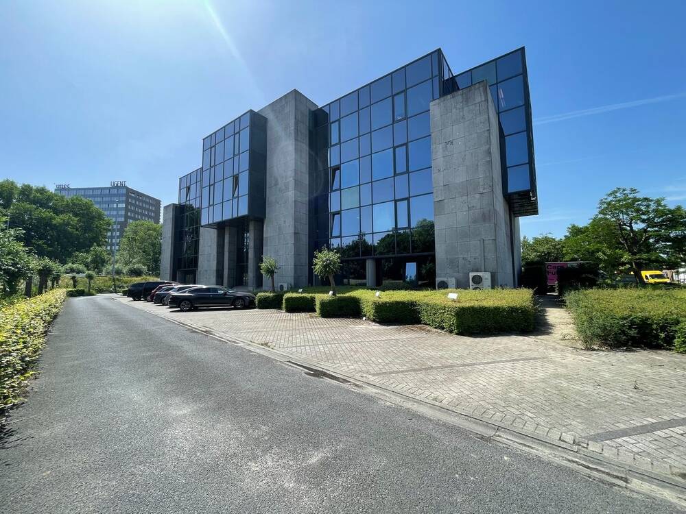 Handelszaak te huur in Zwijnaarde 9052 6765.00€ slaapkamers 738.00m² - Zoekertje 502114