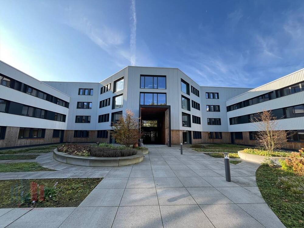 Handelszaak te huur in Zwijnaarde 9052 11108.00€ slaapkamers 860.00m² - Zoekertje 500836