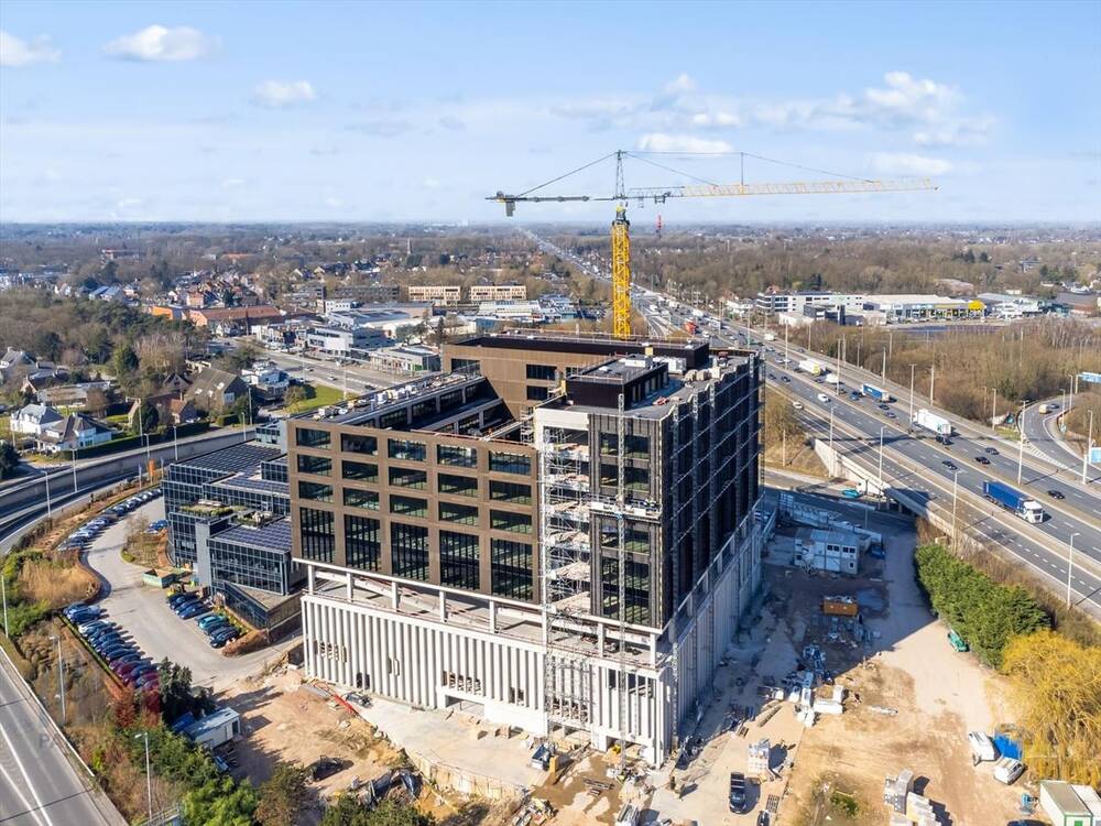 Handelszaak te huur in Sint-Denijs-Westrem 9051 19031.00€ slaapkamers 1305.00m² - Zoekertje 500838