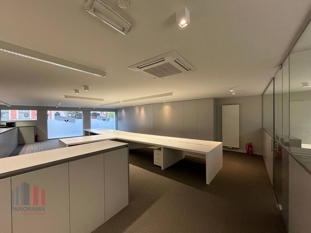 Handelszaak te koop in Sint-Amandsberg 9040 545000.00€ slaapkamers 275.00m² - Zoekertje 500844