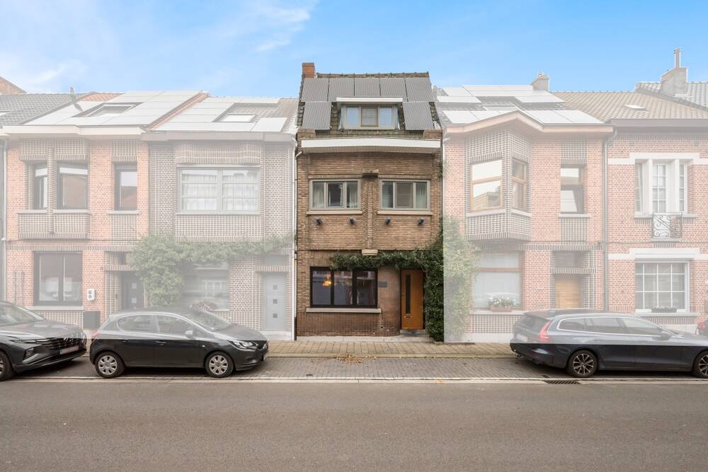 Huis te koop in Sint-Niklaas 9100 249000.00€ 3 slaapkamers 172.00m² - Zoekertje 500695