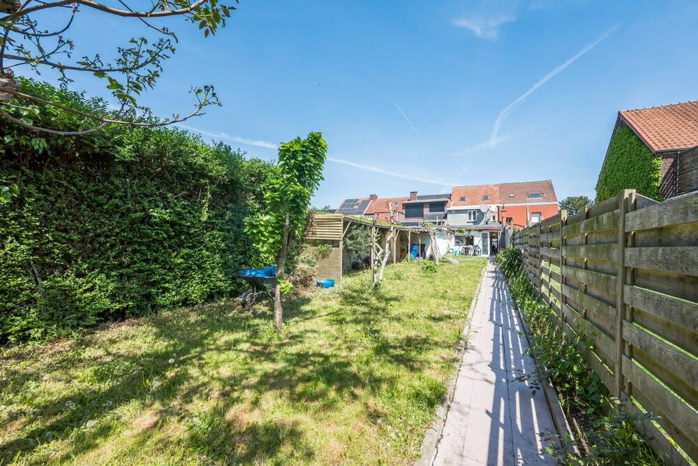 Huis te koop in Kruibeke 9150 315000.00€ 5 slaapkamers 240.00m² - Zoekertje 499947