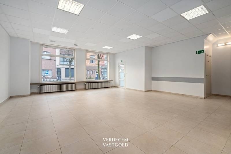 Handelszaak te koop in Gent 9000 339000.00€ slaapkamers 216.00m² - Zoekertje 500078