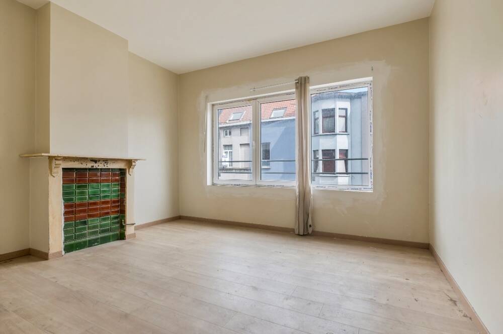 Huis te koop in Sint-Amandsberg 9040 239000.00€ 4 slaapkamers 181.00m² - Zoekertje 500378