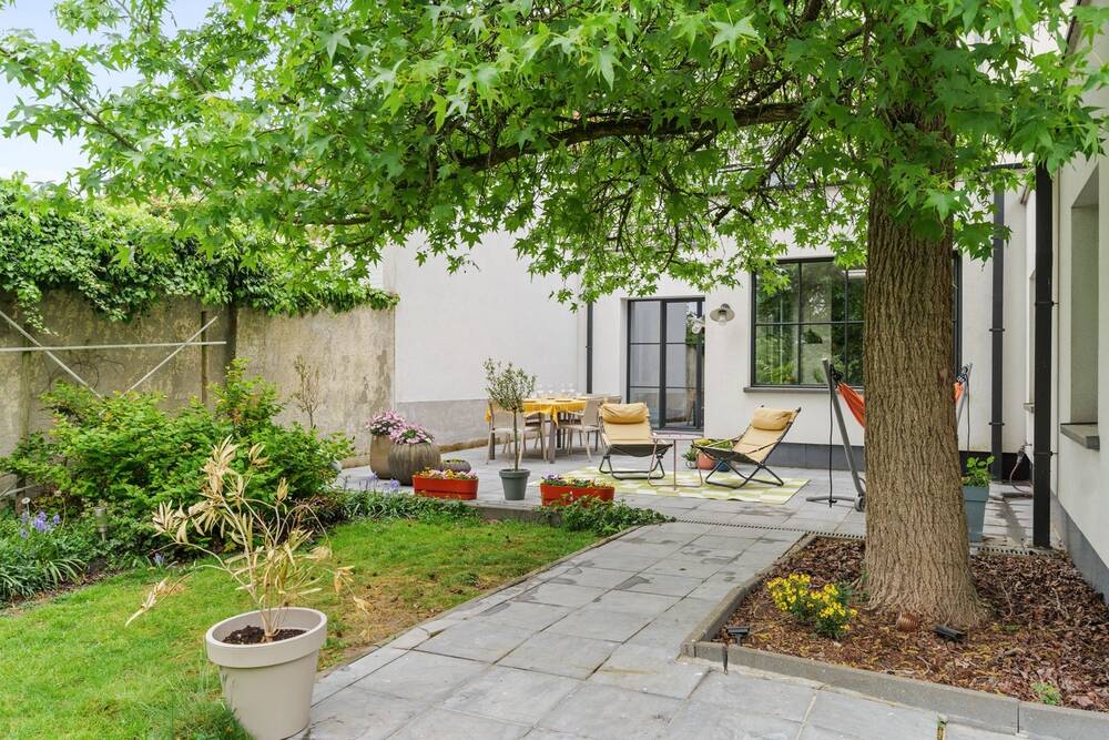 Huis te koop in Sint-Niklaas 9100 695000.00€ 6 slaapkamers 432.00m² - Zoekertje 499668