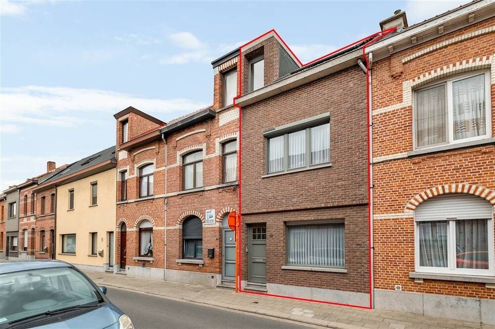 Huis te koop in Sint-Niklaas 9100 249000.00€ 2 slaapkamers 153.00m² - Zoekertje 498720