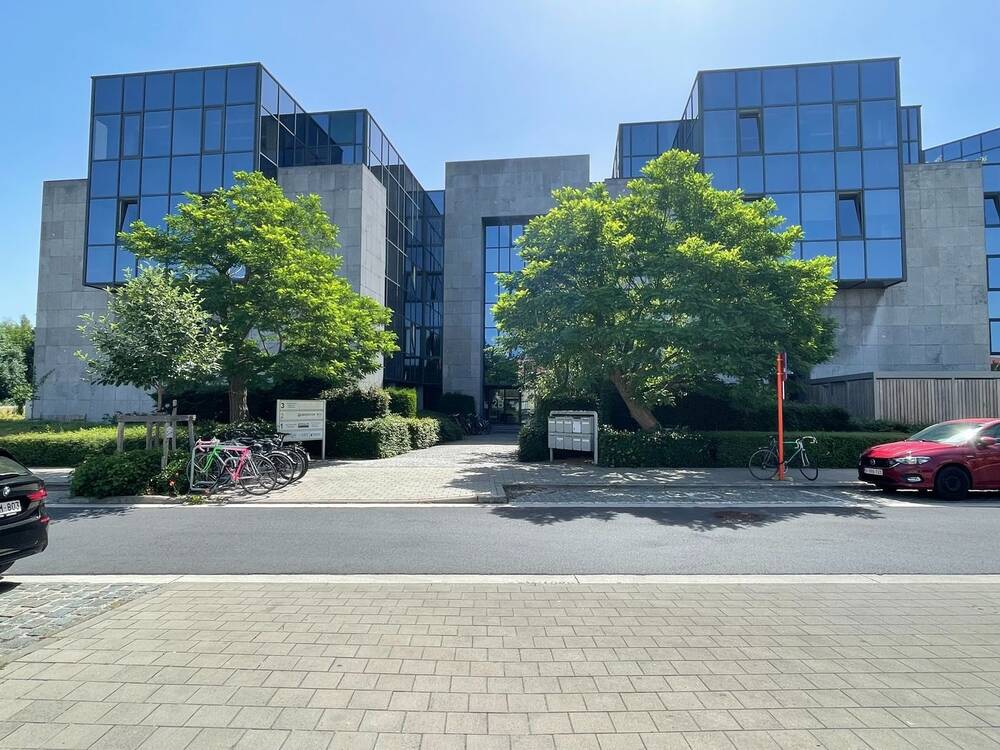 Handelszaak te huur in Zwijnaarde 9052 3382.00€ slaapkamers 369.00m² - Zoekertje 497458