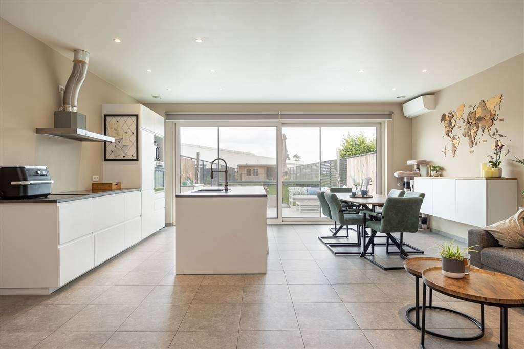 Huis te koop in Sint-Niklaas 9100 524000.00€ 5 slaapkamers 187.00m² - Zoekertje 497615