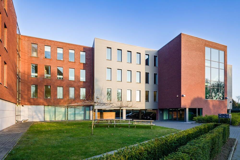 Handelszaak te huur in Zele 9240 3250.00€ slaapkamers m² - Zoekertje 497465