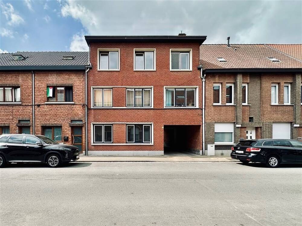 Appartement te koop in Sint-Niklaas 9100 575000.00€ 8 slaapkamers m² - Zoekertje 497344