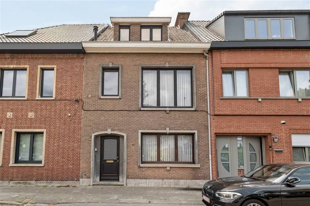 Huis te koop in Sint-Niklaas 9100 289000.00€ 5 slaapkamers 176.00m² - Zoekertje 496607