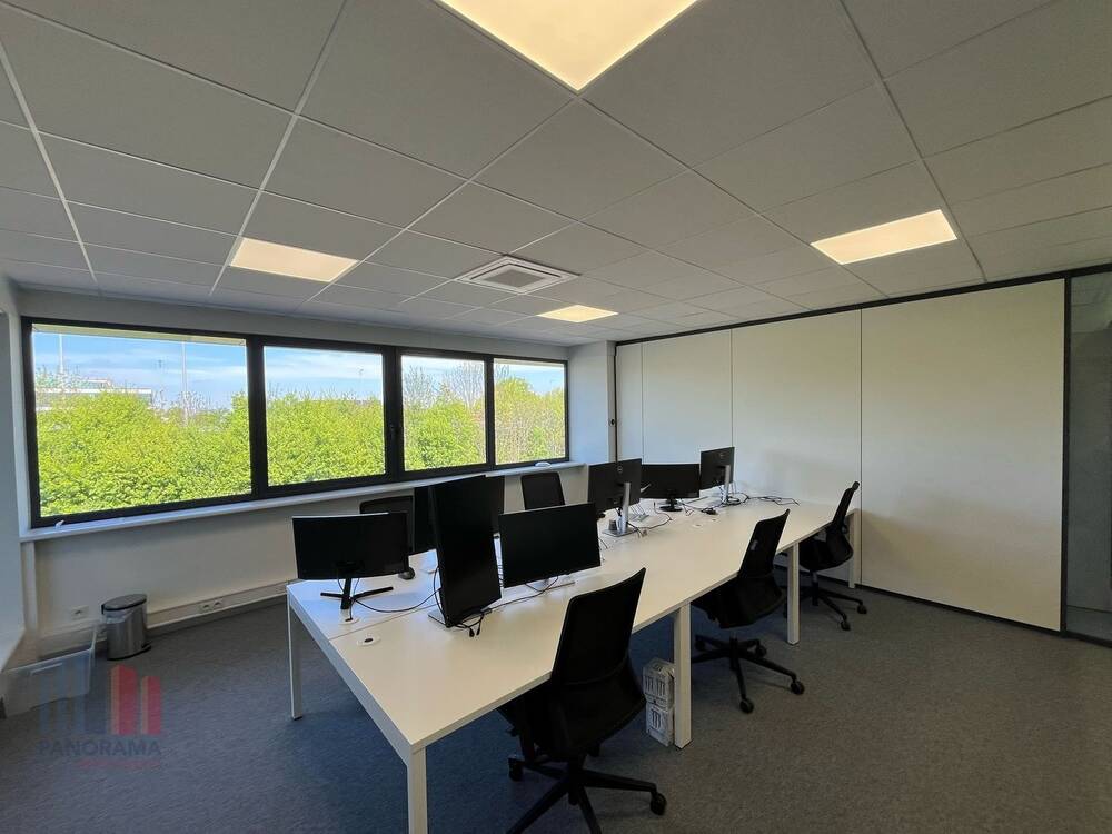 Handelszaak te huur in Sint-Denijs-Westrem 9051 3814.00€ slaapkamers 339.00m² - Zoekertje 495101